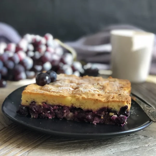 Buffetta all’uva fragola con impasto soffice e frutta fresca, Pane al Pane Mantova