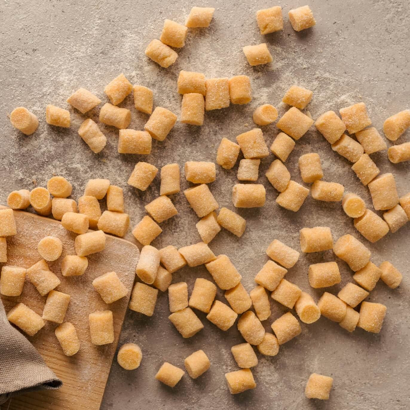 Gnocchi di zucca freschi artigianali su piano infarinato Pane al Pane Mantova