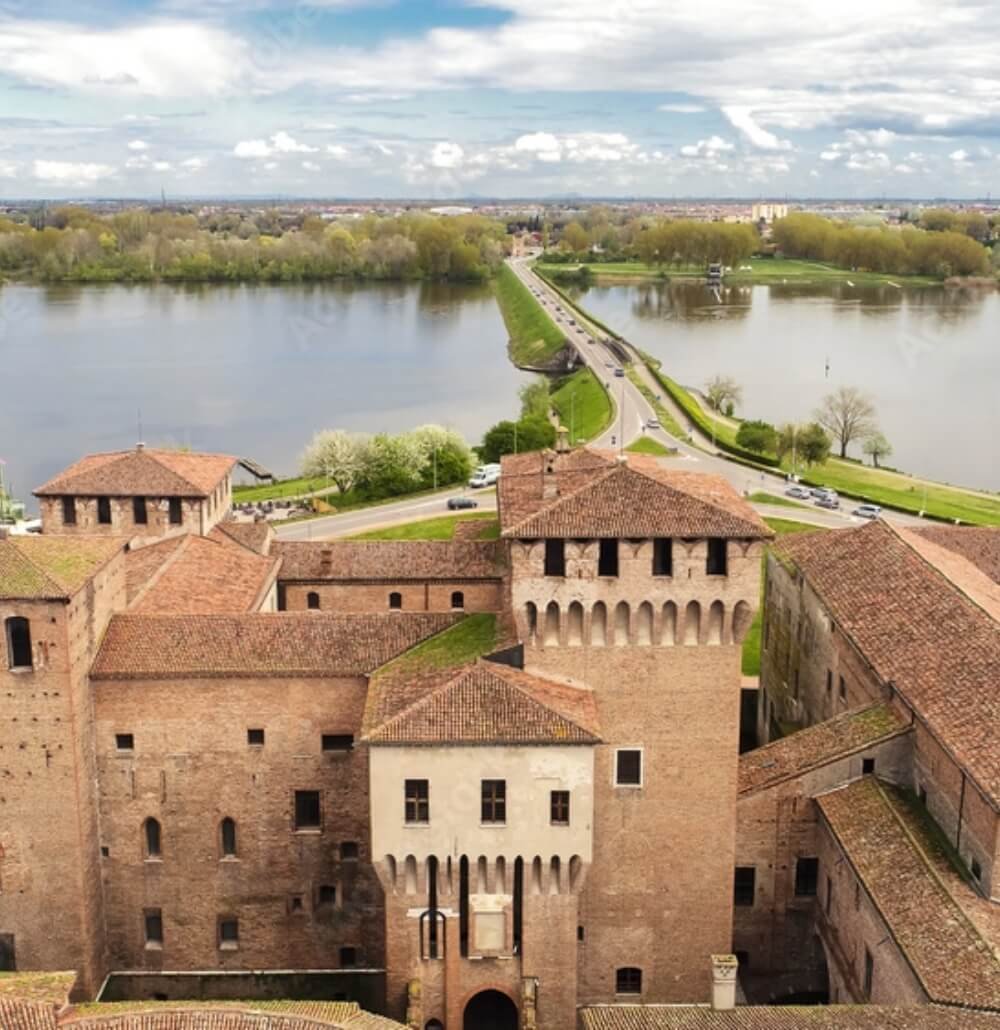 Panoramica di Mantova con il Castello di San Giorgio